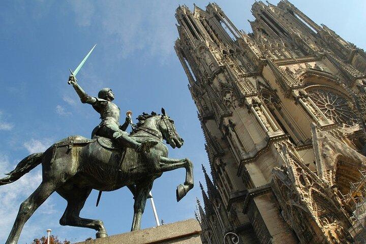 Reims Walking Tour: Selvguidet by spil