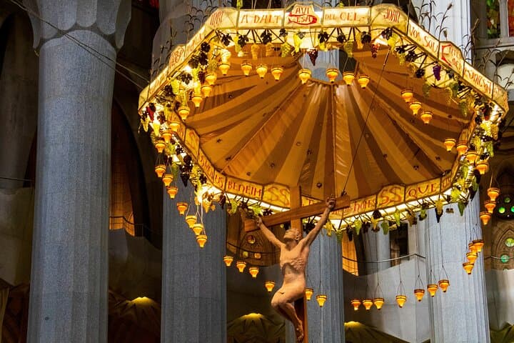Park Guell and Sagrada Familia Tour with Skip the Line Tickets