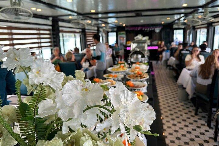 Alova Premium Cruise Halong Day Tour com almoço buffet e caverna