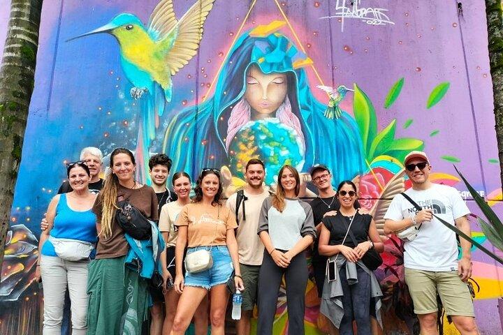 Comuna 13: Tour de Graffiti, Comida de Rua e Teleférico Panorâmico
