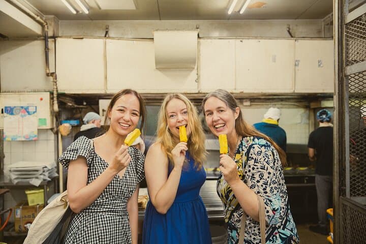 Tokyo Tsukiji Fish Market Food Walking Tour with 5 Tastings