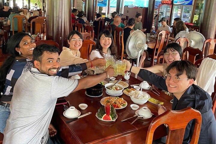 Cu Chi Ben Duoc Tunnel & Reispapierdorf mit Mittagessen