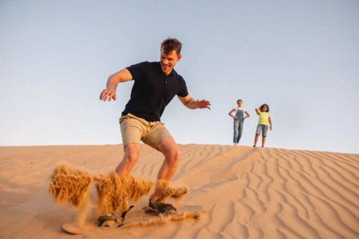 Wüstensafari Dubai mit Live-Shows, Dune Bashing & Grillabendessen
