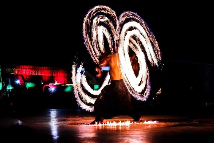 Wüstensafari Dubai mit Live-Shows, Dune Bashing & Grillabendessen