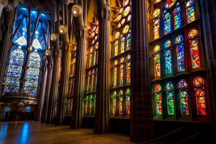 Tour privato della Sagrada Familia con Guida Locale Esperta