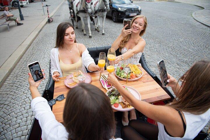 Vienna Breakfast & Culture City Tour em um Oldtimer vintage