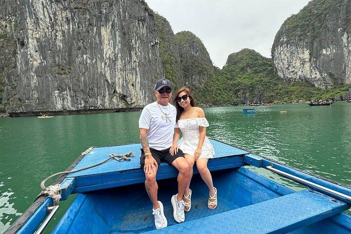 Aqua Elegance 2D1N Ha Long Bay Cruise con balcone e pasti
