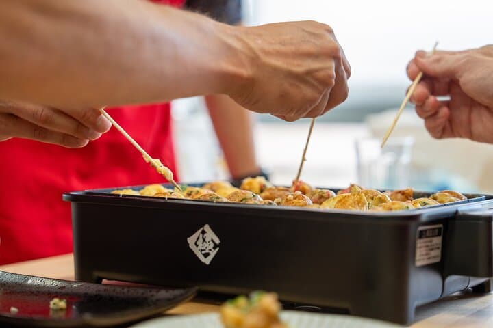 Osaka Home Feast Cooking and Sake Experience