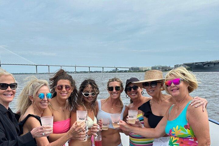 Semi Private Party Boat Cruise Shem Creek til Charleston Harbor