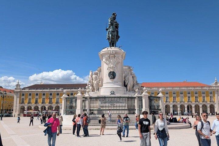 Lisbon Private Tuktuk Tour With Hotel Pickup
