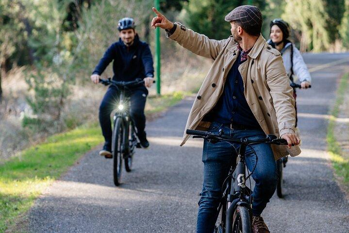 Podgorica in E-bike : Comunista, moderno, ottomano e reale