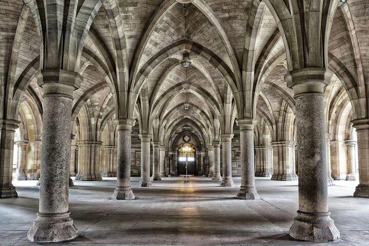 Glasgow Private Walking Tour com um local