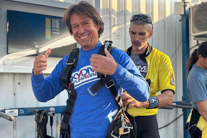 バルセロナ上空のスカイダイブ–13,000フィートタンデムジャンプ(トランスポート付き)