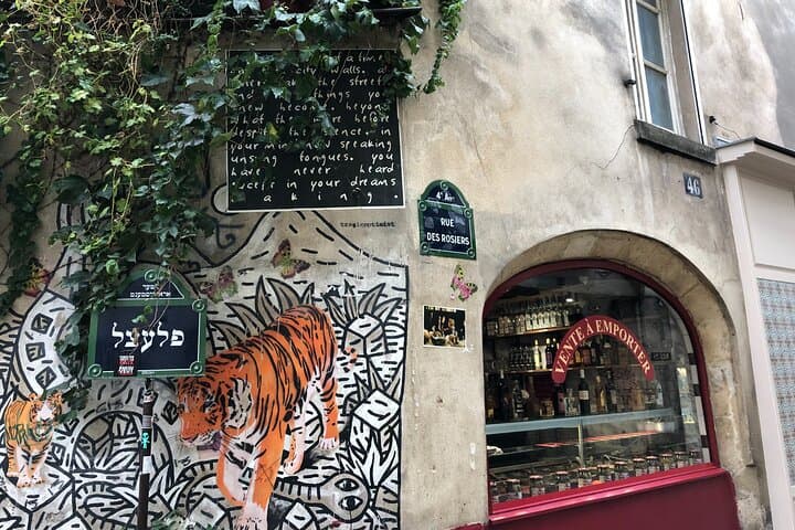 Historic Jewish Quarter Walk in Paris