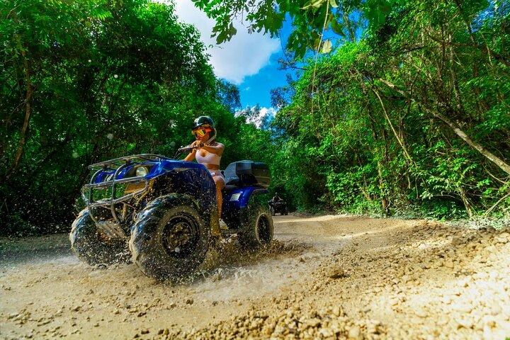 Meia-dia Cancun ATV Adventure com Ziplines & Cenote