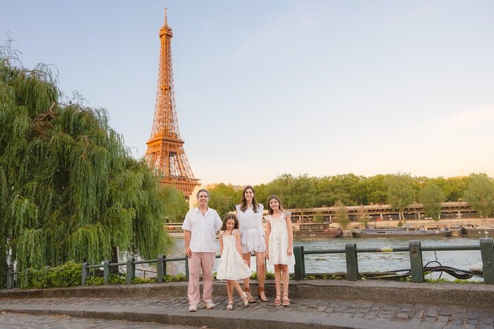Private Photo Shoot at the Eiffel Tower or Louvre