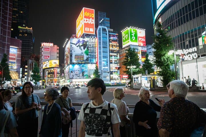 The Dark Side of Tokyo - Night Walking Tour Shinjuku Kabukicho