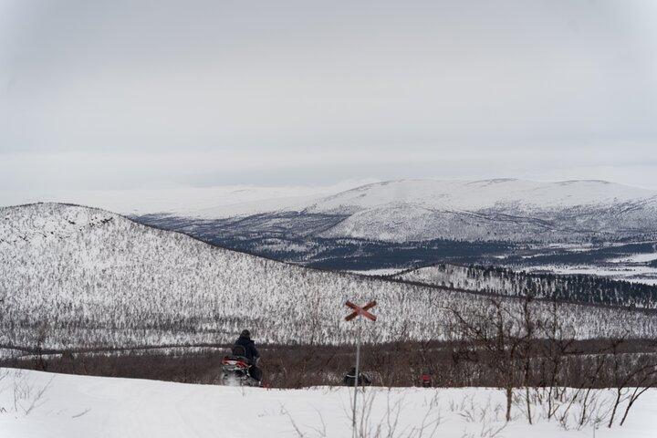 Tour en moto de nieve en Kiruna