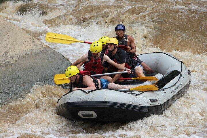 Restauranter i nærheden af Mae Taeng River Extreme Rafting Experience