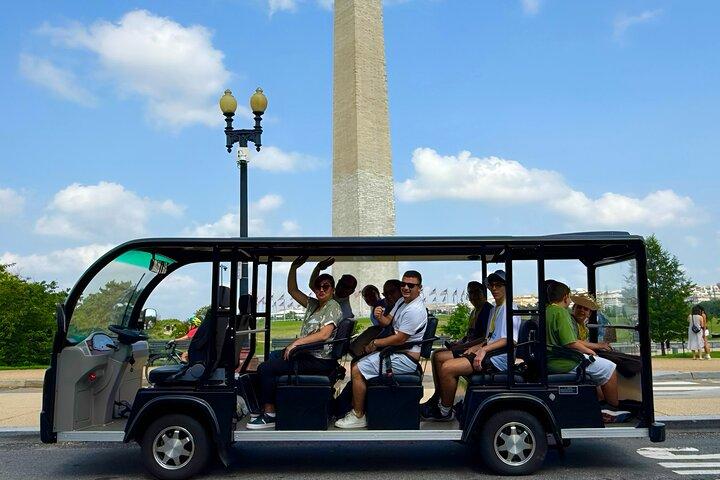 Washington DC Monuments &Landmark Guided Small Group Trolley Tour