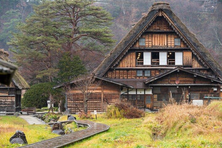 高山発白川郷経由大阪行き片道バス