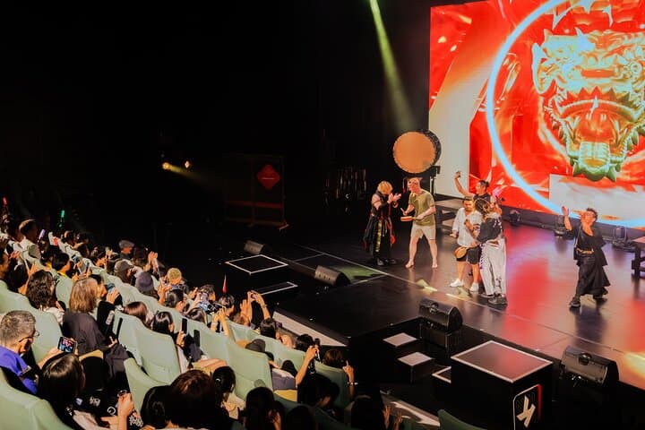 Osaka;A Modern Samurai, Kabuki, Taiko, & Dance Show