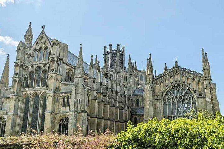 ロンドンからケンブリッジ大学へのアラムナイ・インク・キングス・カレッジツアー