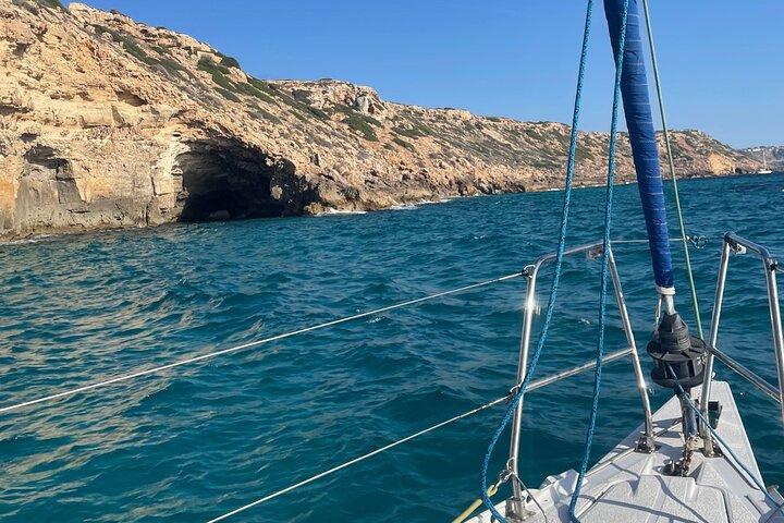 Aventura de vela privada com lanches e bebidas, mergulho com snorkel e SUP