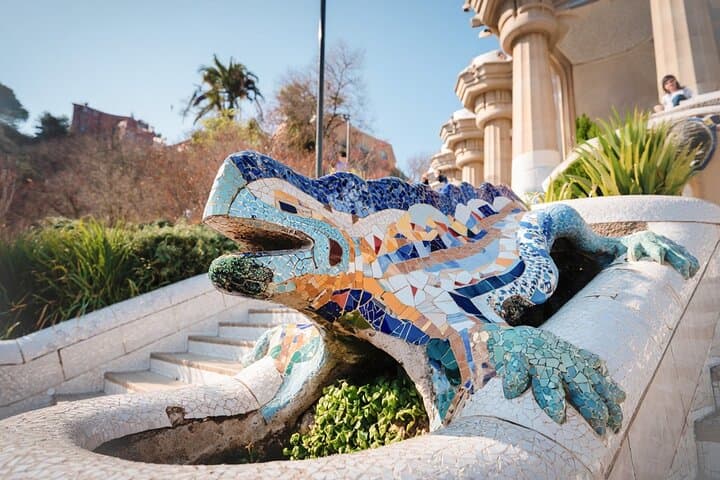 Barcelona: Sagrada Familia & Park Guell Guided Tour + Transfer