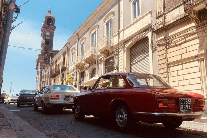 Tour Privado en Coche de Época por Siracusa y Ortigia desde Catania