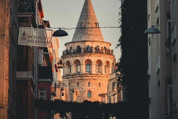 From Streets to Minarets An Istanbul Stroll