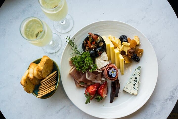 Sydney Cocktail Harbour Bar Cruise with Charcuterie Board