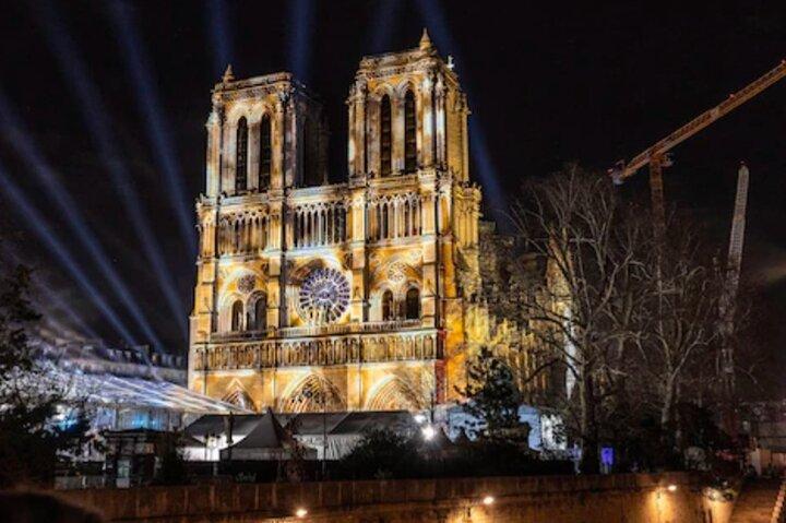Amazing guided Notre dame and Ile de la cité tour with crypt