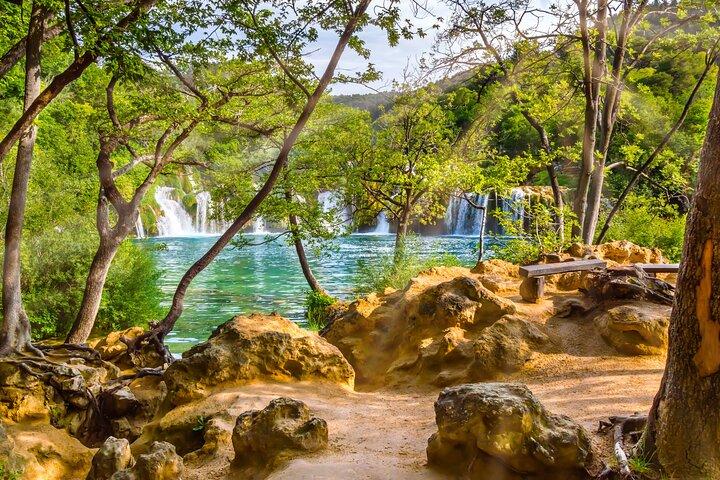 Excursão privada de Krka Waterfalls e Šibenik a partir de Split