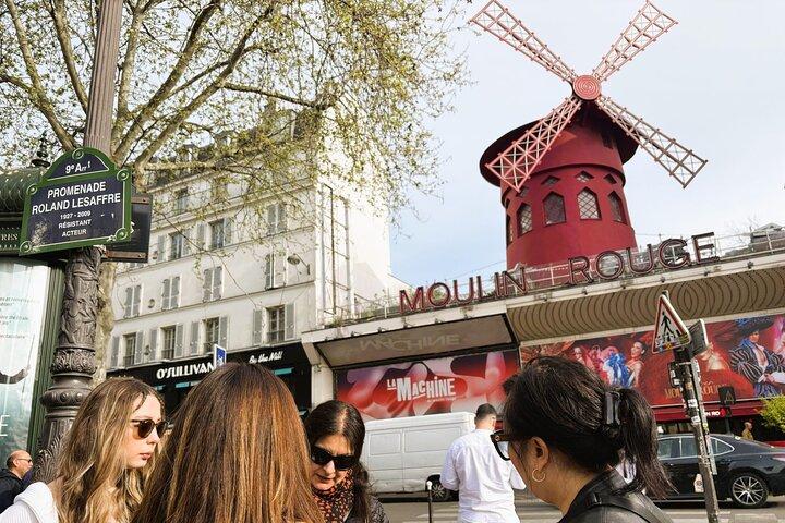 Montmartre & Sacré Coeur : Museum & Coffee In A Tiny Group Tour(モンマルトル&サクレ・クール:小さなグループツアーでミュージアム&コーヒー)