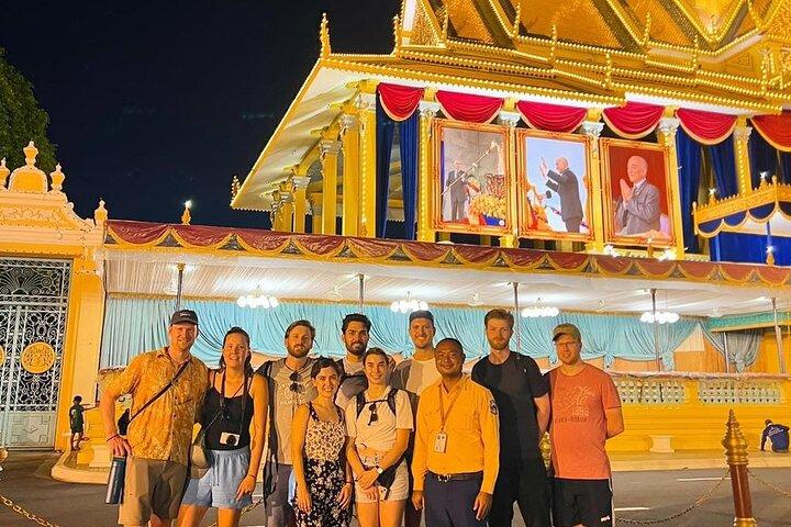 Phnom Penh Walking Tour : Historia, mat, konst och lokalt liv