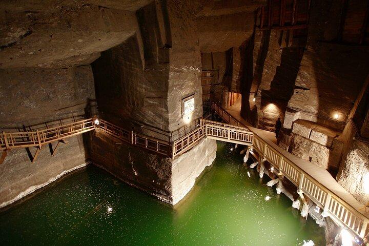 Wieliczka塩鉱完全ガイドツアーホテルピックアップ