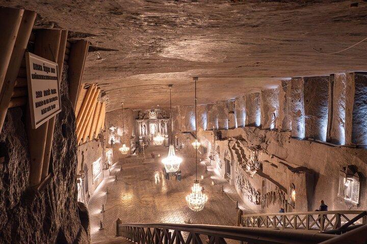 Wieliczka塩鉱完全ガイドツアーホテルピックアップ