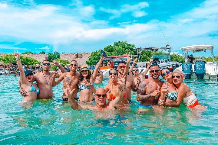 Adult Party Boat til Mangata Beach Club og Cholon 10 personer