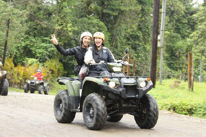 Expérience guidée en VTT Discovery Adventures à La Fortuna, volcan Arenal