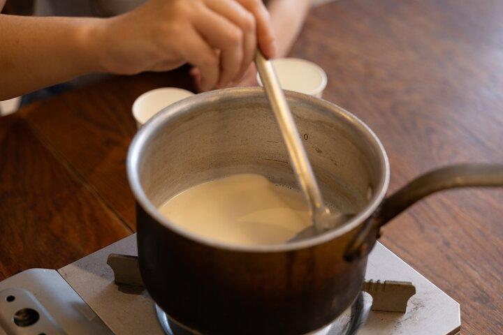 Nagoya Food Tofu Making e Dark Miso Dengaku Experience