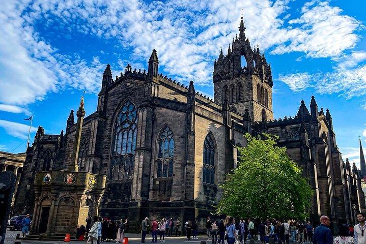 Edinburgh City 4 - Excursão guiada privada de uma hora em um táxi preto