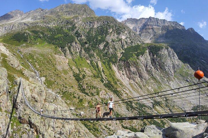 Zurich Day Trip: Trift Suspension Bridge i de schweiziske alper