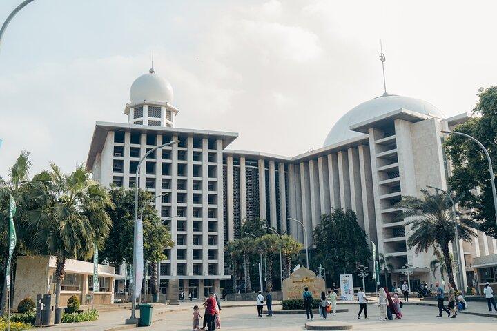 Landmark Jakarta with Private Car