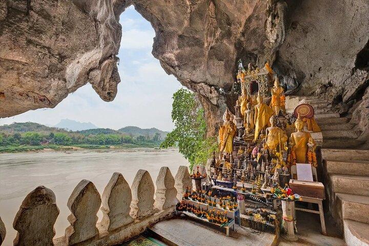 Pak Ou Caves Kuang Si Falls og lokale landsbyer