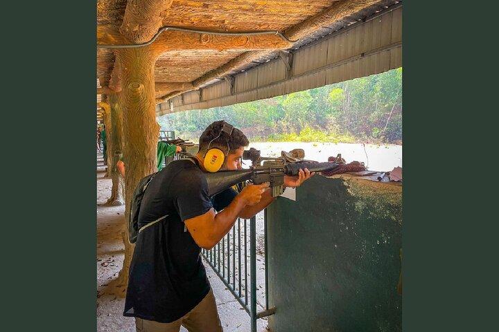 Visita em grupo pequeno aos túneis de Cu Chi: Rede Subterrânea da Guerra do Vietname