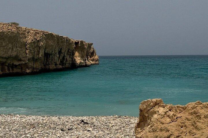 Private Full Day Wadi Shab Adventure Sinkhole and Fins Beach, em Wadi Shab