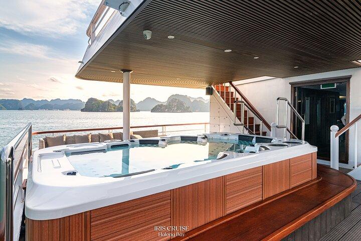 Iris Luxus-Kreuzfahrt in der Halong-Bucht ab Hafen
