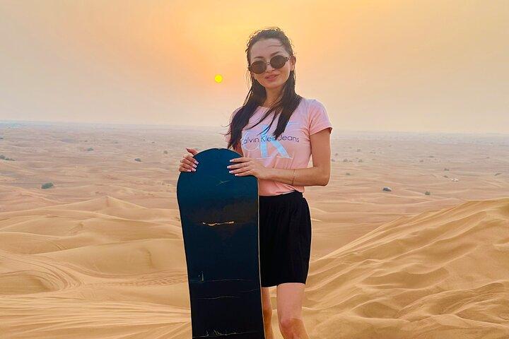VIP Sonnenuntergang Dubai Wüste Safari Kamelritt mit Quad