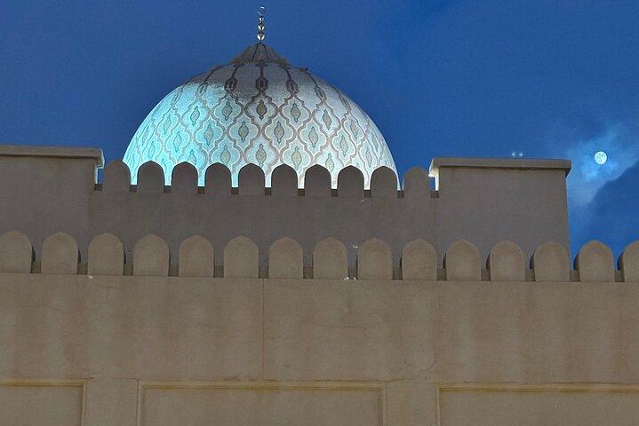 Stadsrondleiding door Salalah met een Duitstalige gids.